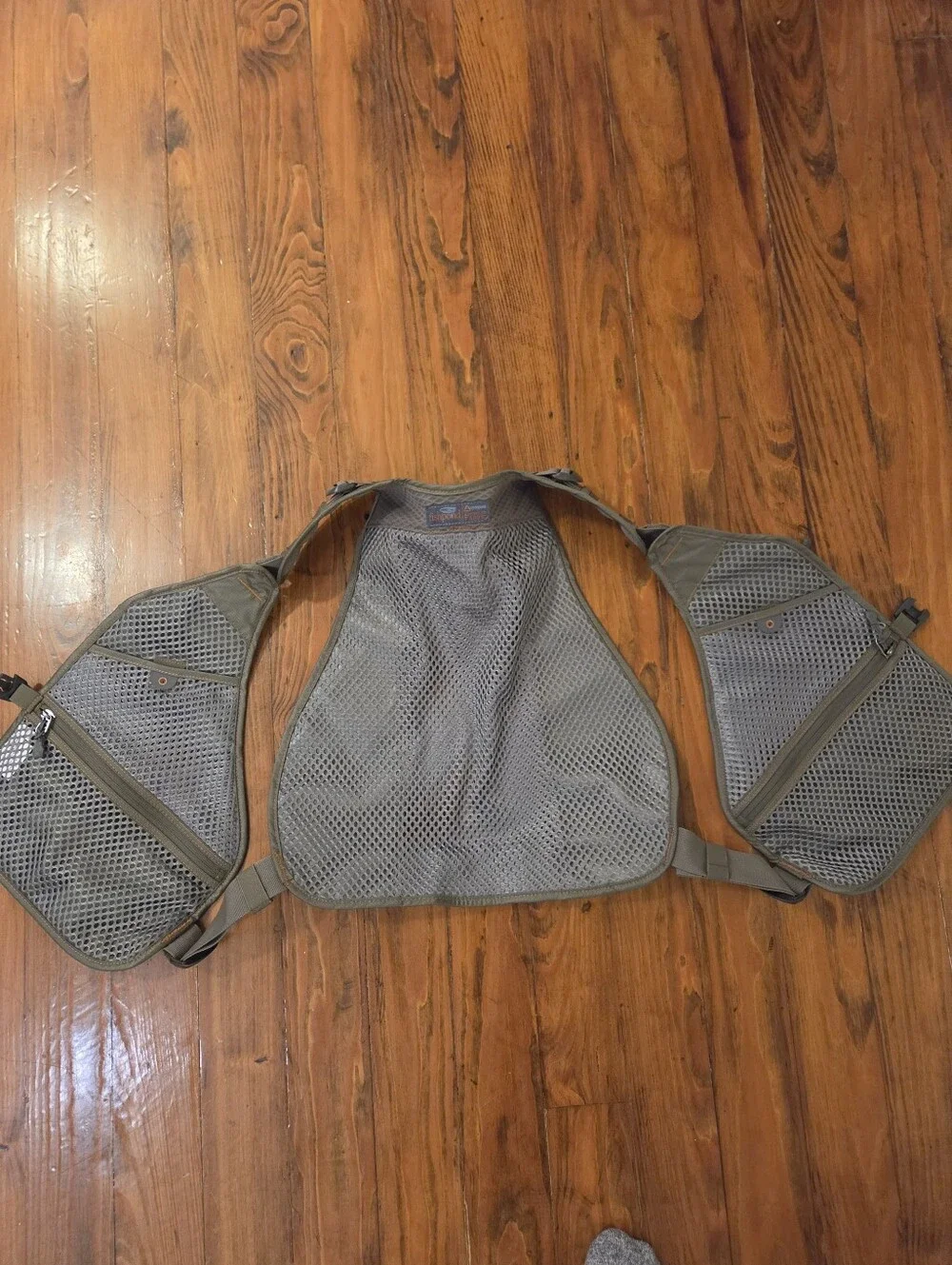 Fishpond Flint Hills Vest Gravel One Size New With Tags